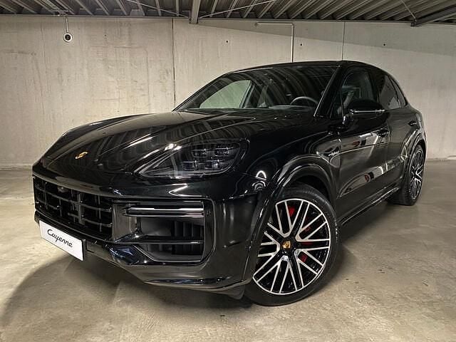 Gebraucht Porsche Cayenne Turbo E-Hybrid 740 PS (544 kW) 2024 Chromitschwarzmetallic SUV