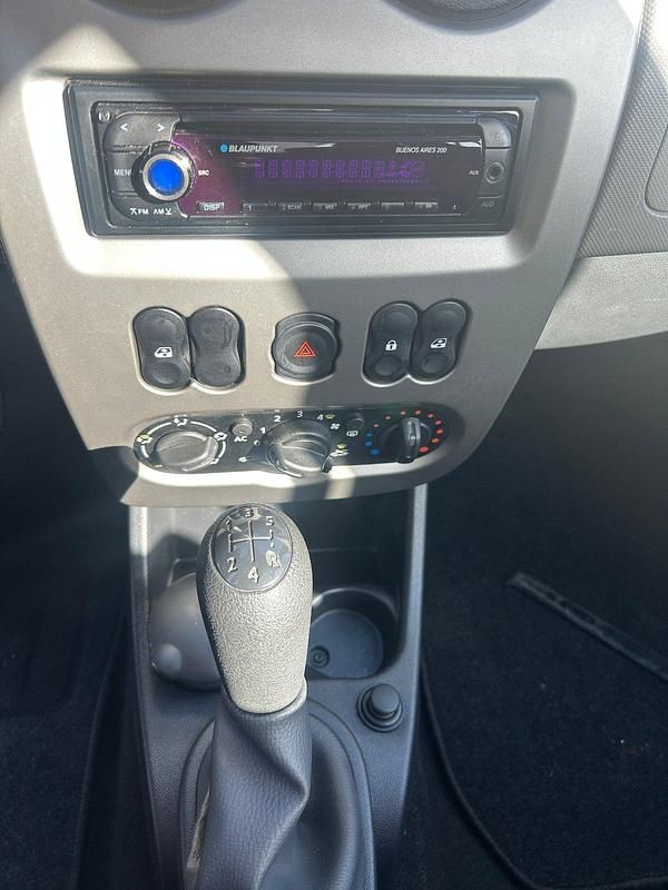 Gebraucht Dacia Sandero 55 PS (40 kW) 2012 Schwarz Limousine