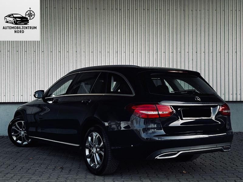 Gebraucht Mercedes C220 170 PS (125 kW) 2015 Schwarz Kombi