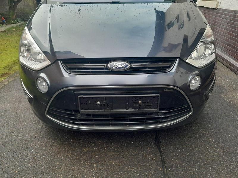 Gebraucht Ford S-MAX Titanium 140 PS (102 kW) 2011 Grau Van / Kleinbus