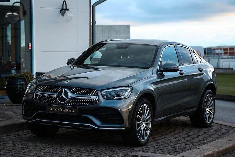 Gebraucht Mercedes GLC300e 306 PS (225 kW) 2021 Grau Coupé
