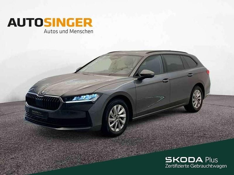 Graphitegrau metallic Gebraucht 2025 Skoda Superb Essence Kombi | 28.970 € (Superpreis) - Bild 1/4