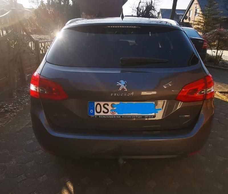 Gebraucht Peugeot 308 SW Allure 131 PS (96 kW) 2016 Grau Kombi