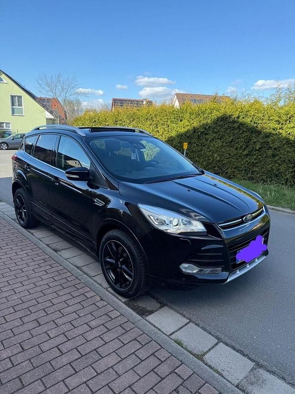 Gebraucht Ford Kuga Individual 180 PS (132 kW) 2015 Schwarz SUV