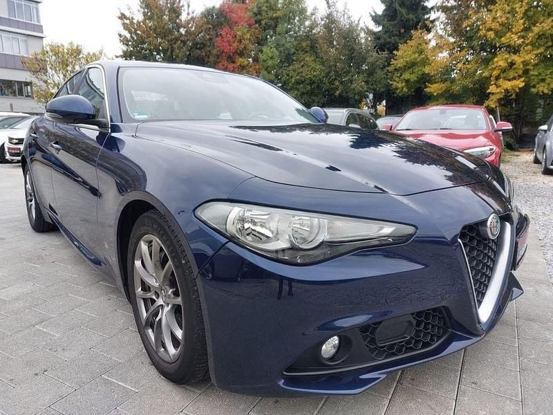 Blau Gebraucht 2017 Alfa Romeo Giulia Super Limousine | 14.999 € (Etwas zu teuer) - Bild 1/4