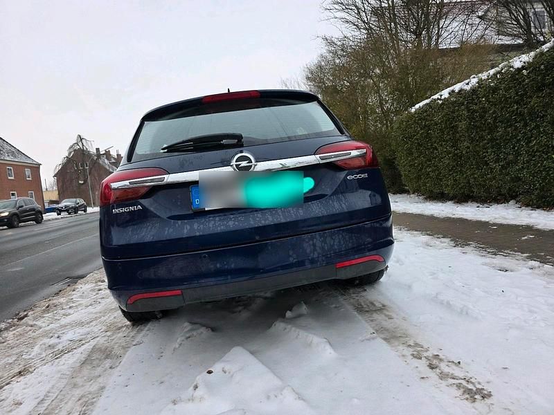 Gebraucht Opel Insignia 140 PS (102 kW) 2014 Blau Kombi