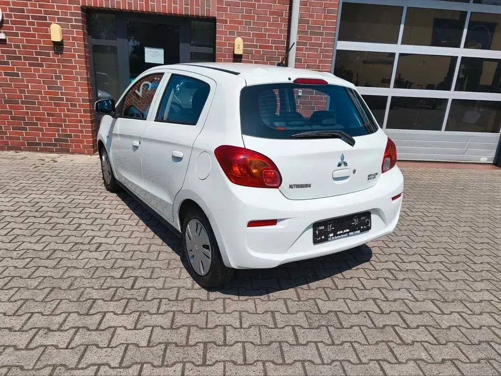 Gebraucht Mitsubishi Space Star Basis 71 PS (52 kW) 2018 Weiß Kleinwagen