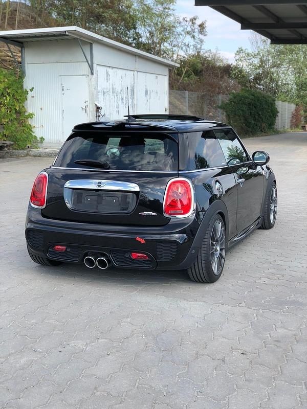 Używany Mini John Cooper Works 231 KM (169 kW) 2017 Czarny Hatchback