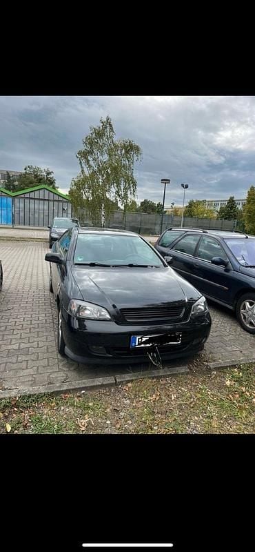 Schwarz Gebraucht 2000 Opel Astra Edition Coupé | 2.100 € (Fairer Preis) - Bild 1/4