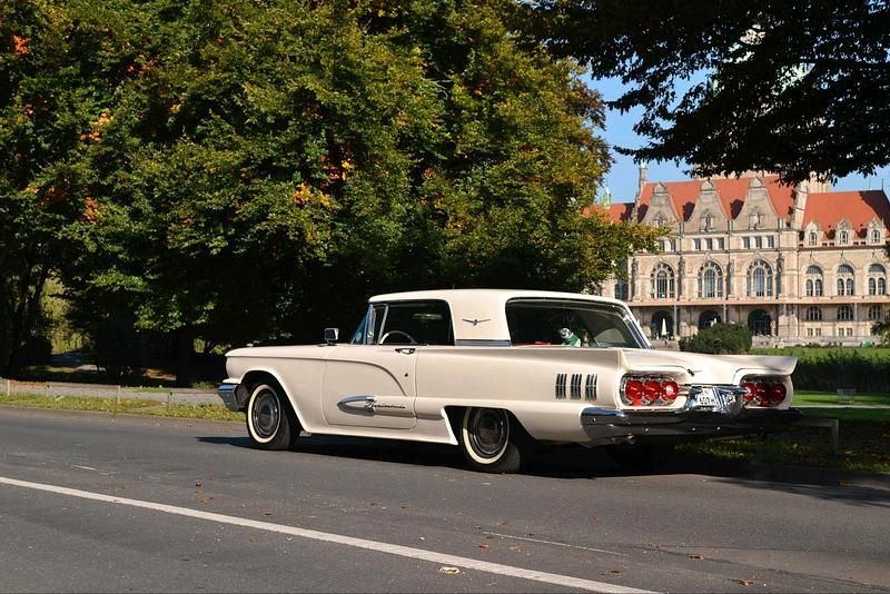 Gebraucht Ford Thunderbird 300 PS (220 kW) 1960 Weiß Limousine