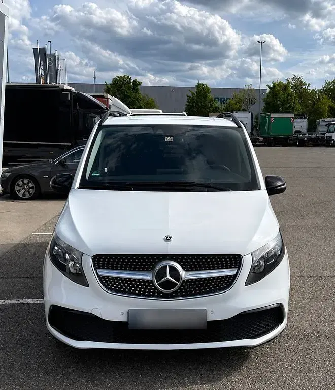Gebraucht Mercedes V250 190 PS (139 kW) 2019 Weiß Van / Kleinbus