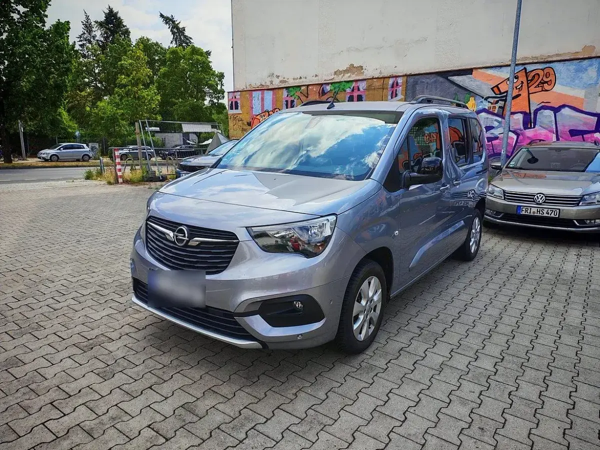 Gebraucht Opel Combo Life 131 PS (96 kW) 2023 Silber Van / Kleinbus