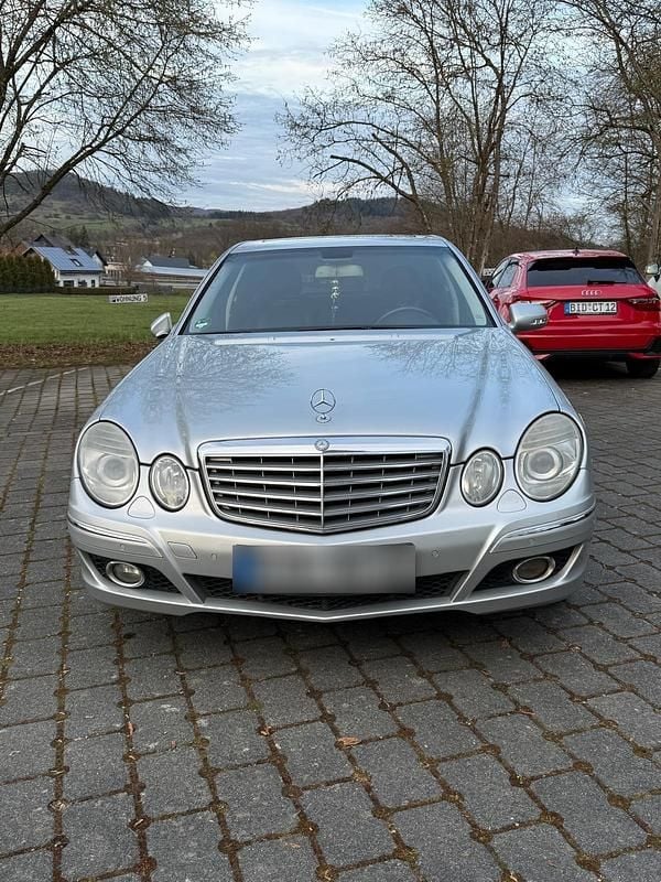 Gebraucht Mercedes E280 224 PS (164 kW) 2009 Silber Limousine