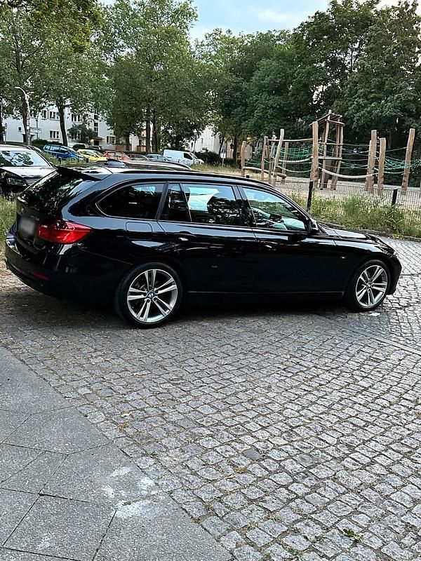 Second-hand BMW 320 184 CP (135 kW) 2014 Negru Break