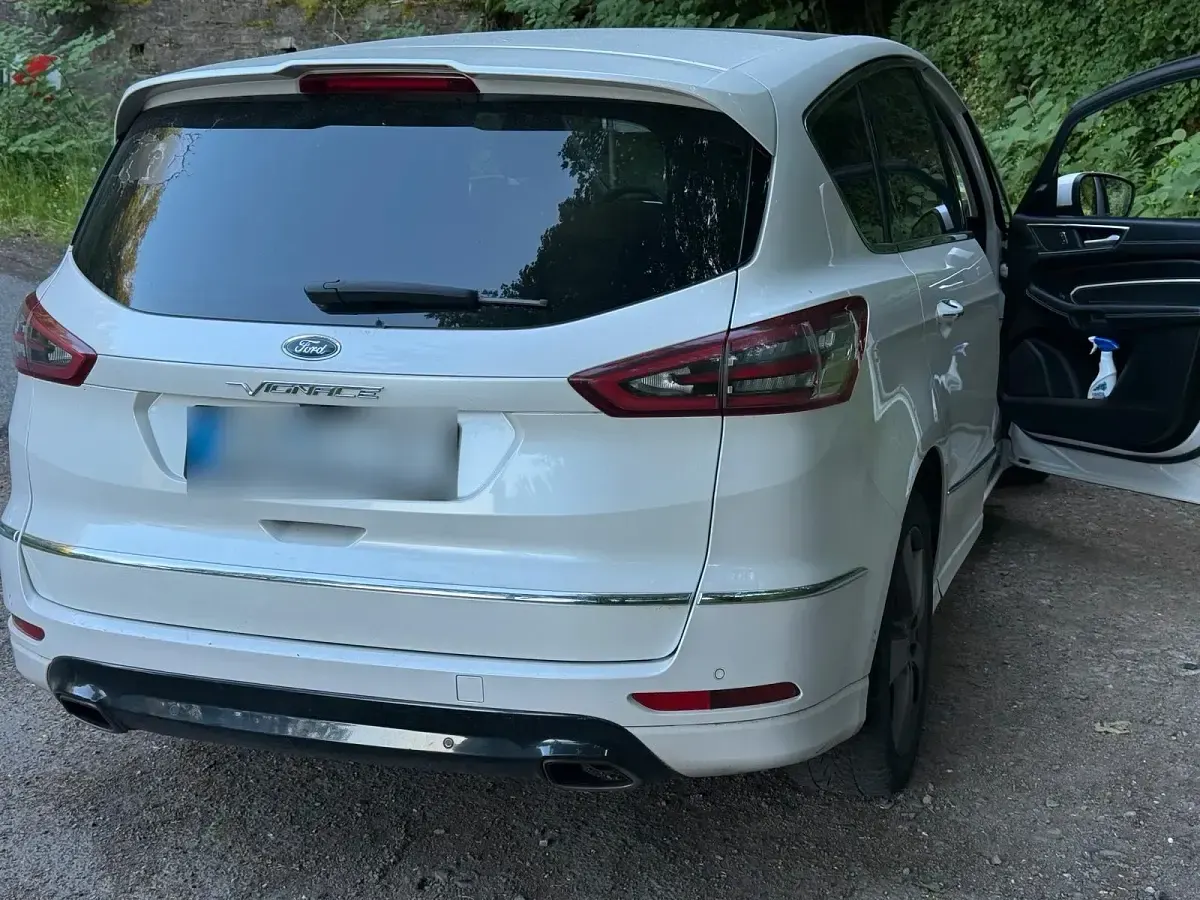 Gebraucht Ford S-MAX Vignale 210 PS (154 kW) 2017 Weiß Van / Kleinbus