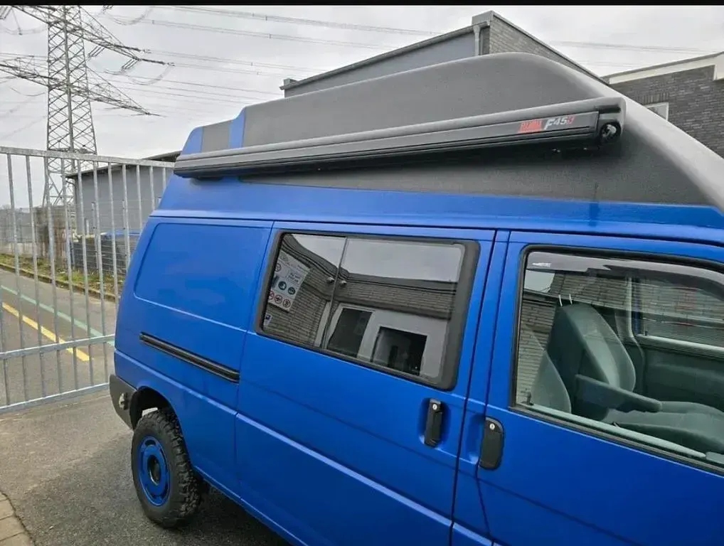 Second-hand VW Caravelle 116 CP (85 kW) 2001 Albastru Van