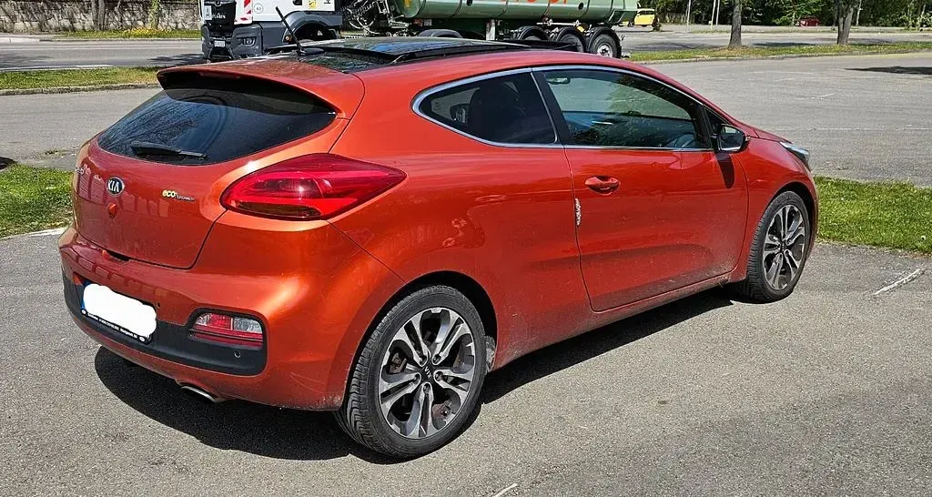 Gebraucht Kia ProCeed Spirit 135 PS (99 kW) 2013 Orange Kleinwagen