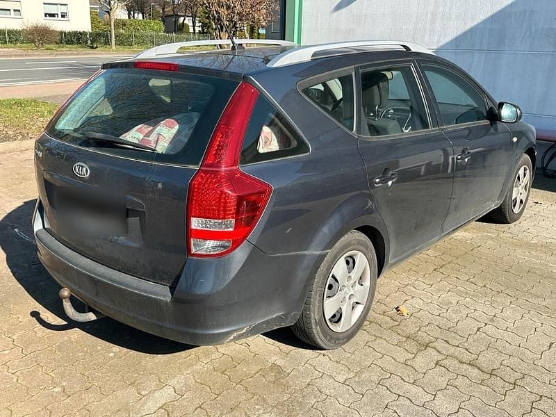 Gebraucht Kia Ceed 90 PS (66 kW) 2011 Grau Kleinwagen