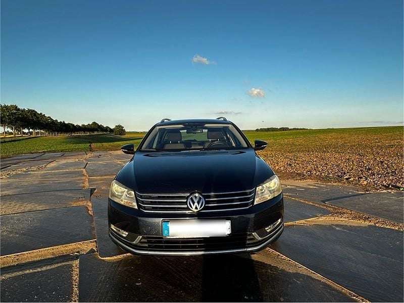 Gebraucht VW Passat Comfortline 140 PS (102 kW) 2011 Blau Kombi