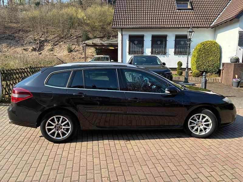 Gebraucht Renault Laguna III 150 PS (110 kW) 2009 Schwarz Kombi