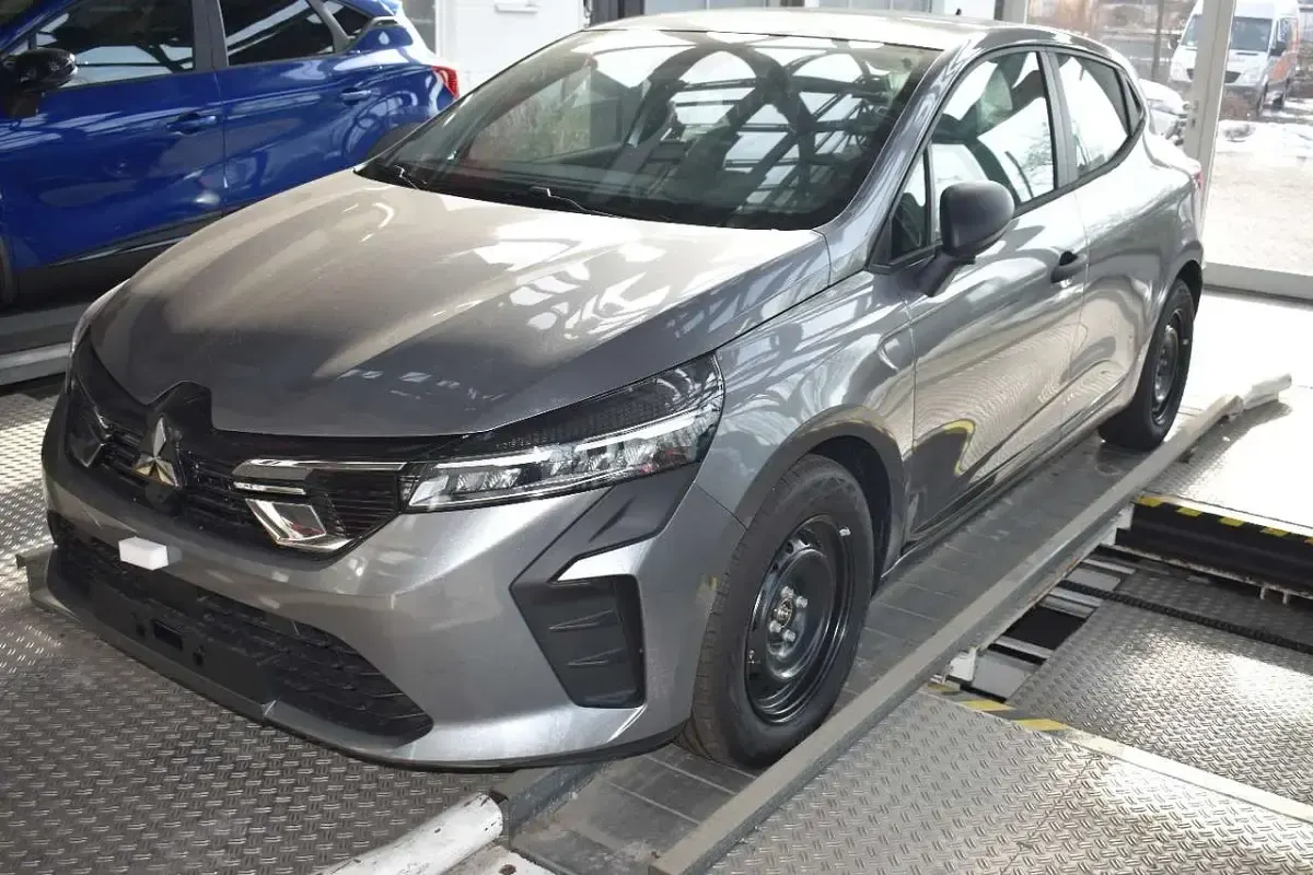 Neu Mitsubishi Colt Basis 67 PS (49 kW) 2025 Achatgrau Kleinwagen