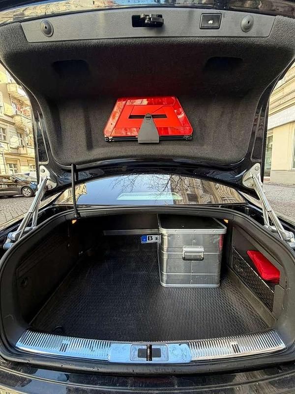 Second-hand VW Phaeton 239 CP (175 kW) 2013 Berlinǎ