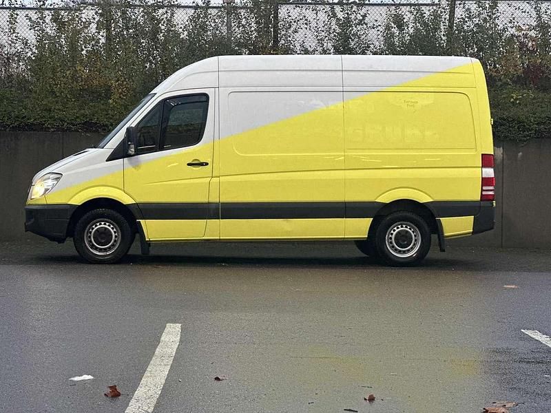 Second-hand Mercedes Sprinter 109 CP (80 kW) 2011 Galben Van