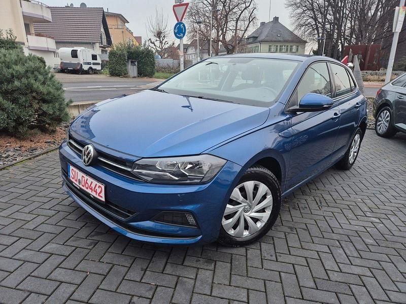 Blau Gebraucht 2019 VW Polo Comfortline Kleinwagen | 9.999 € (Guter Preis) - Bild 1/4