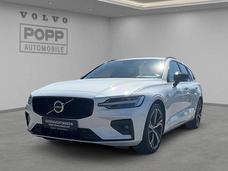 Gebraucht Volvo V60 Plus 197 PS (144 kW) 2024 Crystal white pearl / metallic Kombi