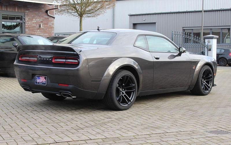 Neu Dodge Challenger 492 PS (361 kW) 2025 Grau Coupé