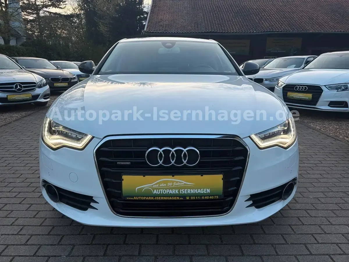 Gebraucht Audi A6 Ambiente 245 PS (180 kW) 2012 Weiß Limousine