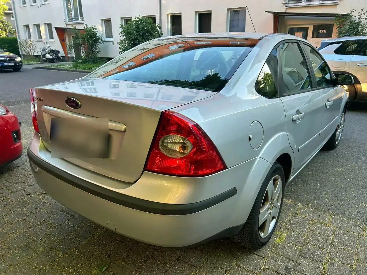 Usata Ford Focus 145 CV (106 kW) 2007 Grigio Berlina