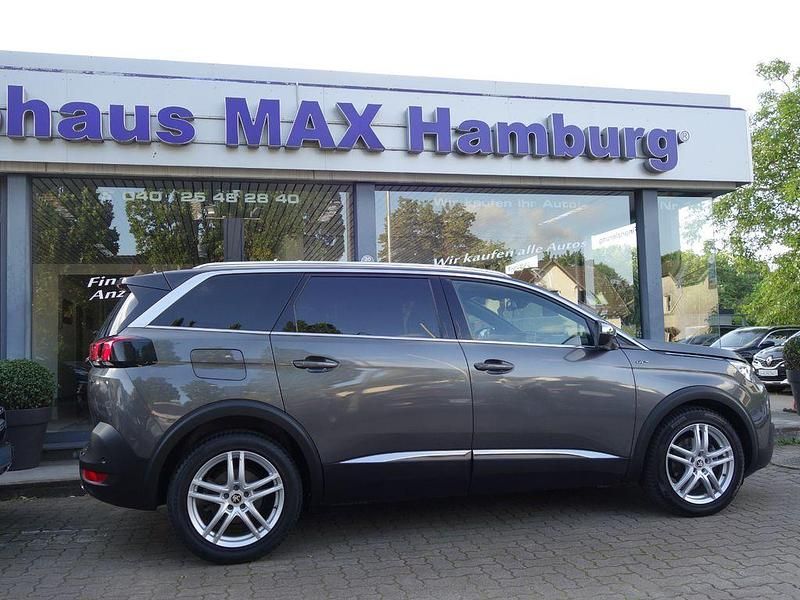 Grau Gebraucht 2018 Peugeot 5008 GTi Van / Kleinbus | 19.599 € (Fairer Preis) - Bild 1/4