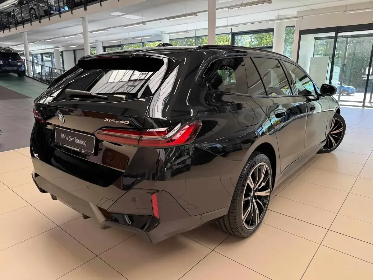 Gebraucht BMW i5 M Sport 289 kW (394 PS) 2025 Schwarz Limousine