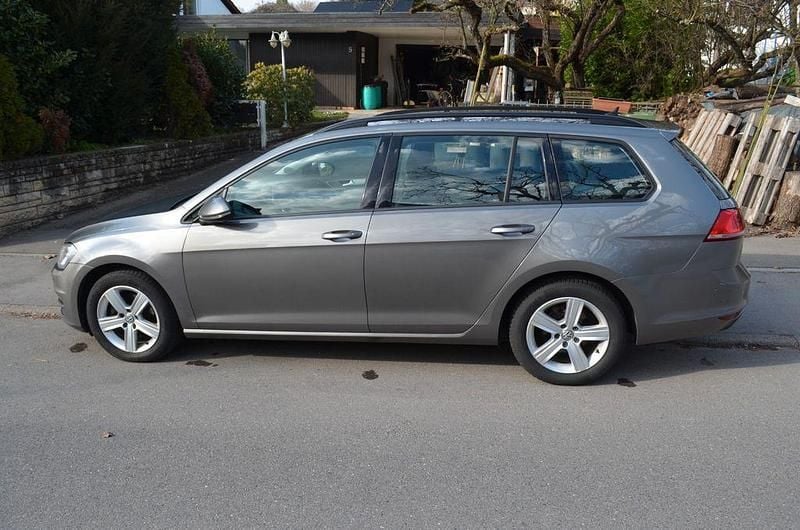 Gebraucht VW Golf VII Comfortline 110 PS (80 kW) 2016 Grau Kombi