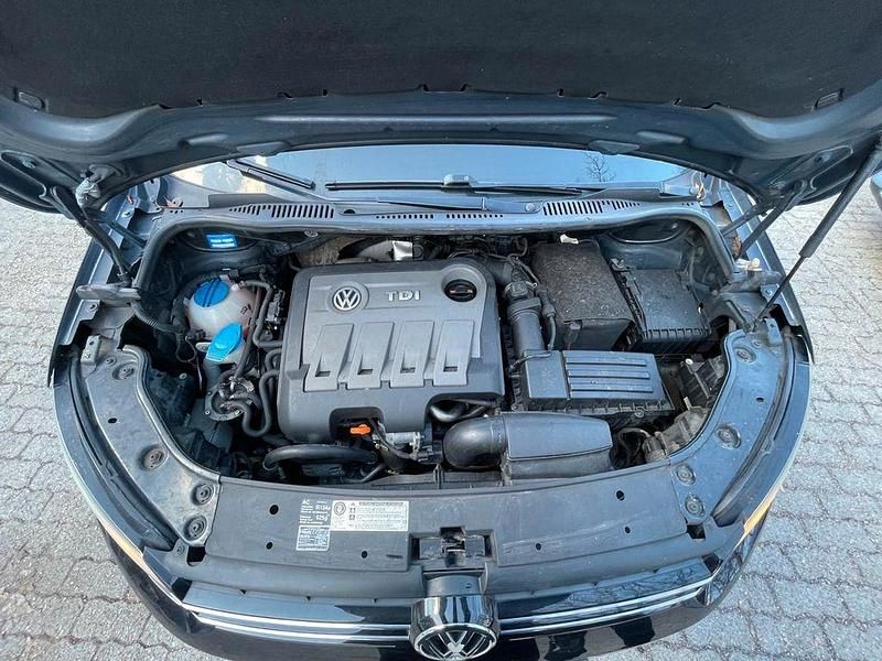 Gebraucht VW Touran Trendline 105 PS (77 kW) 2011 Schwarz Van / Kleinbus