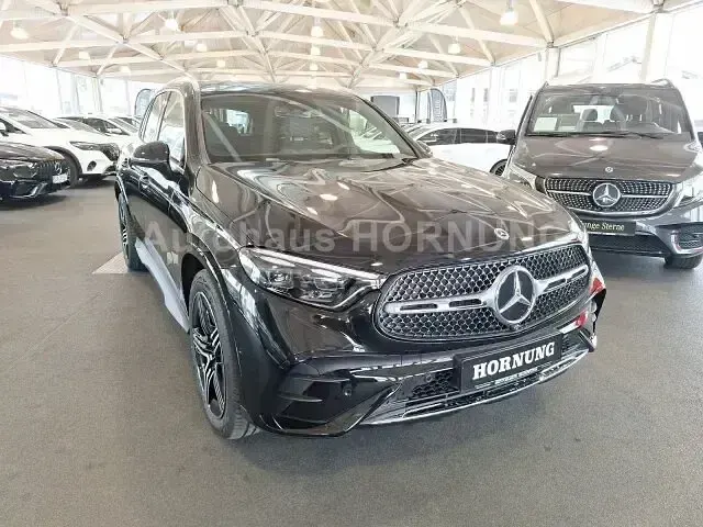 Gebraucht Mercedes GLC300 AMG 269 PS (197 kW) 2026 Schwarz SUV