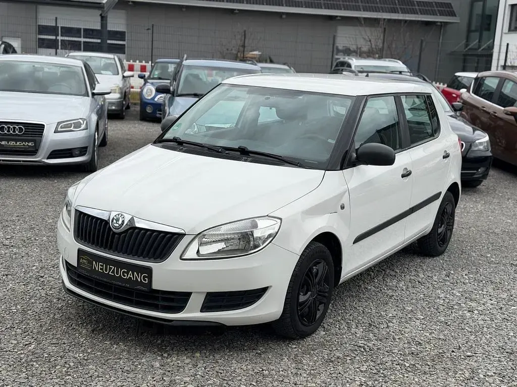 Gebraucht Skoda Fabia Cool Edition 60 PS (44 kW) 2013 Bila candy/candyweiss Limousine