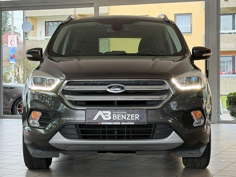 Gebraucht Ford Kuga Cool & Connect 150 PS (110 kW) 2019 Grau SUV