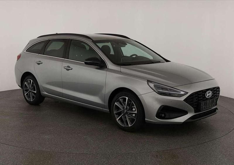 Shimmering silver meta... Neu 2025 Hyundai i30 Kombi | 23.045 € (Guter Preis) - Bild 1/4