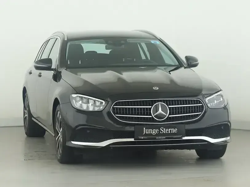 Second-hand Mercedes E300 Avantgarde 194 CP (142 kW) 2023 Negru Break