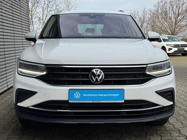 Gebraucht VW Tiguan Active 131 PS (96 kW) 2022 Pure white SUV