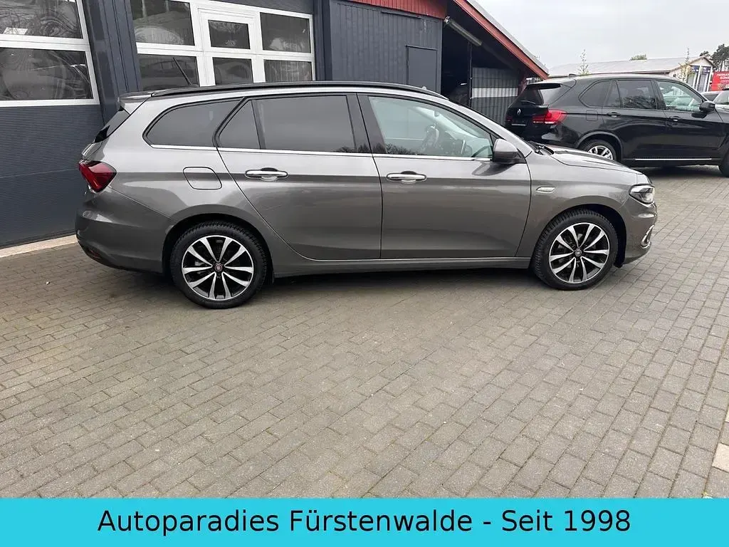 Gebraucht Fiat Tipo Lounge 120 PS (88 kW) 2017 Grau Limousine