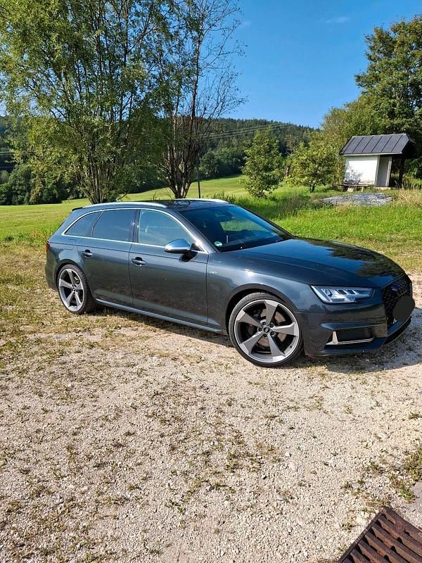Grau Gebraucht 2017 Audi S4 Comfort Kombi | 29.800 € (Fairer Preis) - Bild 1/4