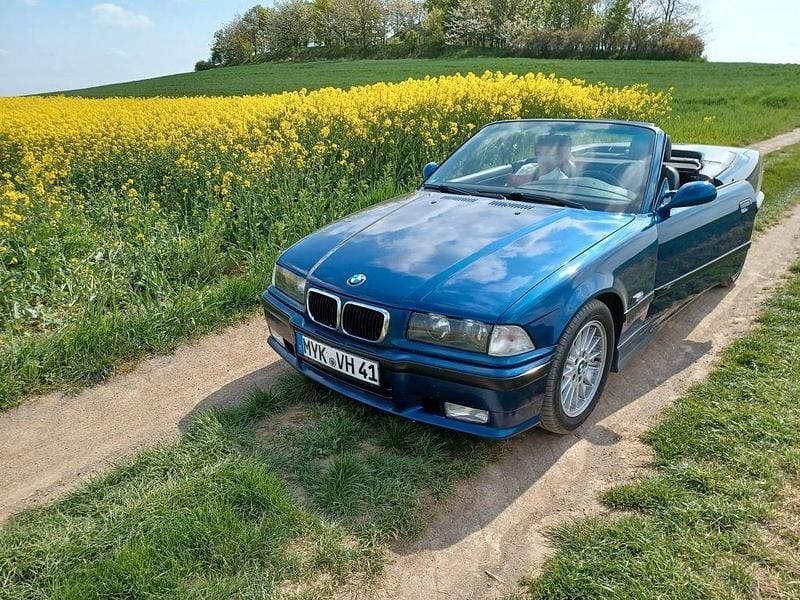 Blau Gebraucht 1997 BMW 320 Cabriolet Sport Line Cabrio | 5.900 € (Guter Preis) - Bild 1/4