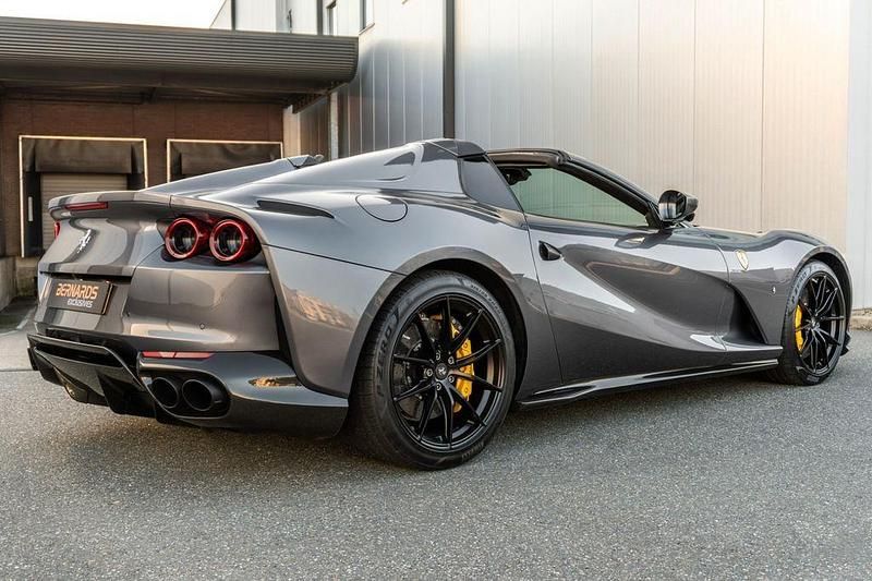 Gebraucht Ferrari 812 799 PS (587 kW) 2020 Grau Cabrio