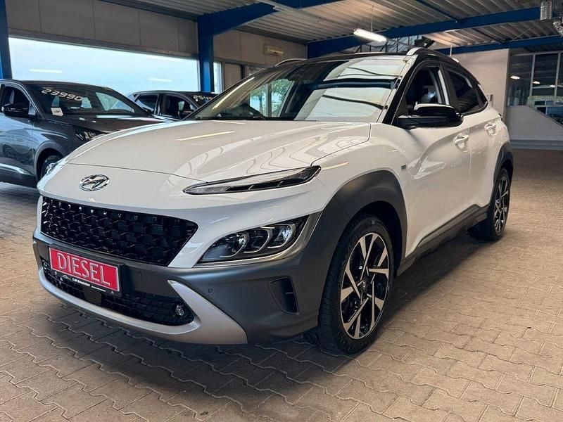 Weiß Gebraucht 2021 Hyundai Kona Prime SUV | 18.950 € (Guter Preis) - Bild 1/4