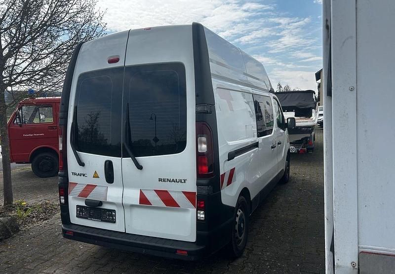 Gebraucht Renault Trafic Komfort 125 PS (91 kW) 2018 Weiß Van / Kleinbus