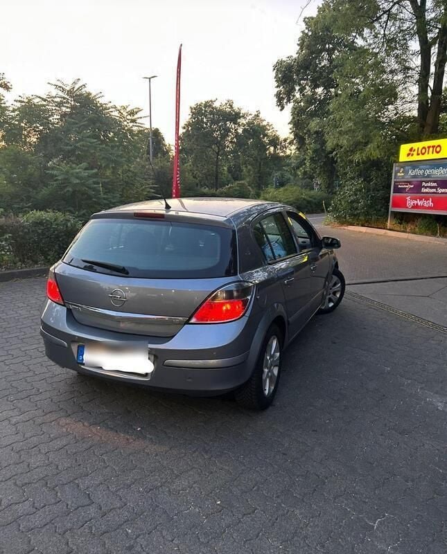 Blau Gebraucht 2008 Opel Astra Edition Kleinwagen | 2.800 € (Guter Preis) - Bild 1/4