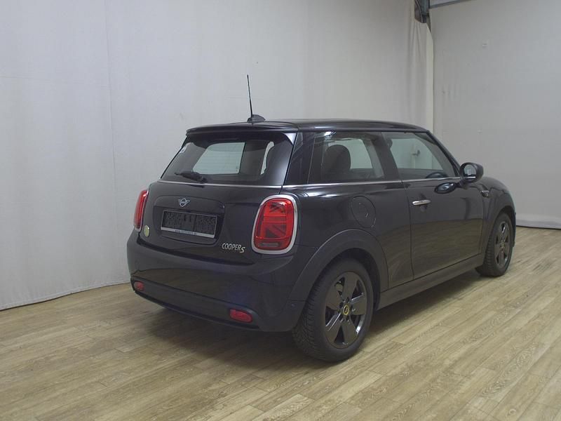Gebraucht Mini Cooper SE Essential 135 kW (184 PS) 2023 Midnightblack Kleinwagen
